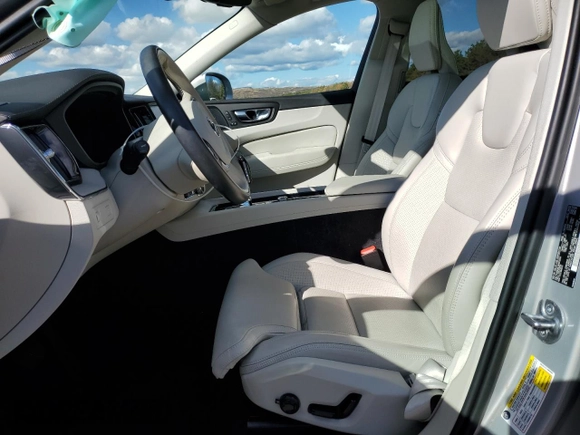 2022 Volvo XC60 Inscription с VIN YV4062RL2N1075045, выставлен на аукционе Copart как лот 76339874 с пробегом 11 055 миль миль и На запчасти • Non repairable. История ставок и продаж доступна на DreamBid. Изображение 7.