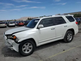 2011 Toyota 4Runner SR5 z VIN JTEZU5JR8B5026322, wystawiony jako Copart lot #57356515 z przebiegiem 212 837 mil mil oraz Szkoda całkowita • Salvage title. Historia ofert i sprzedaży dostępna na DreamBid. Obrazek 1.
