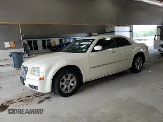 2007 Chrysler 300 Touring z VIN 2C3KA53G17H812851, wystawiony jako Copart lot #59484005 z przebiegiem 172 570 mil mil oraz Szkoda całkowita • Salvage title. Historia ofert i sprzedaży dostępna na DreamBid. Obrazek 1.