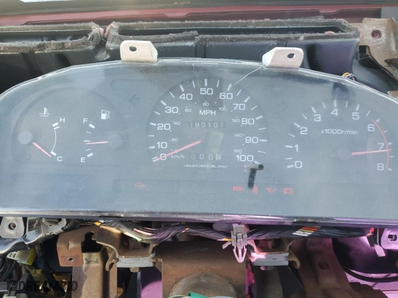 1997 Nissan Trucks 2WD XE with VIN 1N6SD11S8VC338025, listed as a Copart auction lot 83247894 with 185,101 mi miles and Clean Title. Bid and sale history available at carsss.com. Image 9.