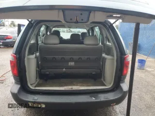 2005 Dodge Caravan SE z VIN 1D4GP25R65B349112, wystawiony jako Copart lot #81684204 z przebiegiem 101 957 mil mil oraz Szkoda całkowita • Salvage title. Historia ofert i sprzedaży dostępna na DreamBid. Obrazek 6.