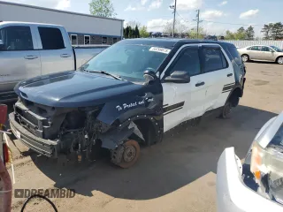 2018 Ford Police Interceptor Utility z VIN 1FM5K8AR6JGC76831, wystawiony jako Copart lot #55299875 z przebiegiem 83 571 mil mil oraz Szkody całkowita. Historia ofert i sprzedaży dostępna na DreamBid. Obrazek 1.