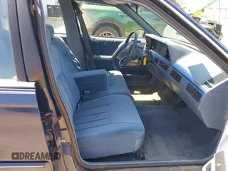 1996 Oldsmobile Cutlass Ciera 1SA VX5 z VIN 1G3AJ55M6T6397371, wystawiony jako IAAI lot #42222459 z przebiegiem 92 232 mil mil oraz . Historia ofert i sprzedaży dostępna na DreamBid. Obrazek 5.