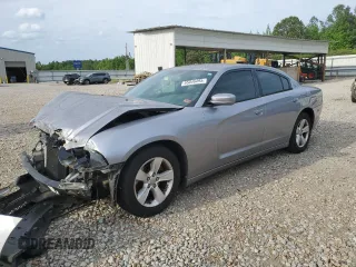 2014 Dodge Charger SXT z VIN 2C3CDXHG2EH357506, wystawiony jako Copart lot #55046495 z przebiegiem 100 602 mil mil oraz Szkoda całkowita • Salvage title. Historia ofert i sprzedaży dostępna na DreamBid. Obrazek 1.