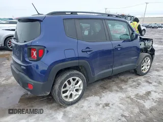 2017 Jeep Renegade Latitude with VIN ZACCJBBB4HPG10655, listed as a IAAI auction lot 41660630 with 118,072 mi miles. Bid and sale history available at carsss.com. Image 4.