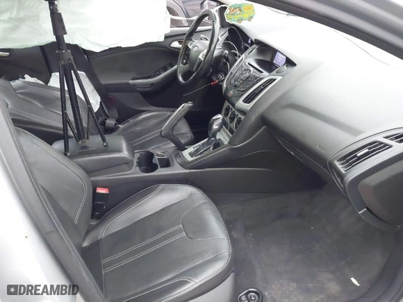 2013 Ford Focus SE with VIN 1FADP3K25DL246873, listed as a IAAI auction lot 41647581 with 279,793 mi miles. Bid and sale history available at carsss.com. Image 5.