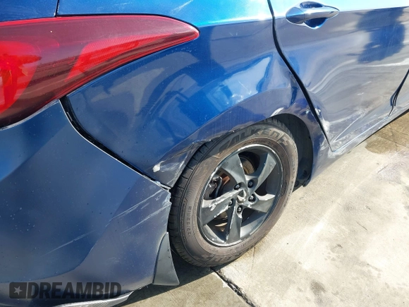 2015 Hyundai Elantra SE z VIN 5NPDH4AE0FH646713, wystawiony jako IAAI lot #41913551 z przebiegiem 107 598 mil mil oraz . Historia ofert i sprzedaży dostępna na DreamBid. Obrazek 6.