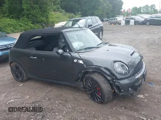 2015 MINI Convertible S с VIN WMWZP3C53FT708047, выставлен на аукционе IAAI как лот 42617704 с пробегом 24 932 миль миль и . История ставок и продаж доступна на DreamBid. Изображение 12.