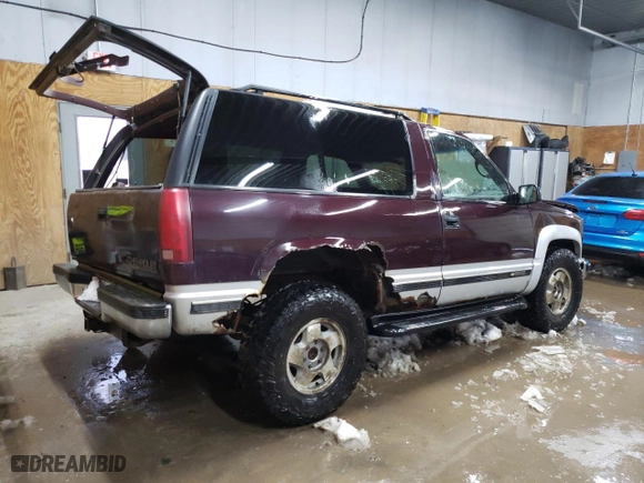 1996 Chevrolet Tahoe with VIN 3GNEK18R1TG140669, listed as a Copart auction lot 42910255 with 222,115 mi miles and Clean Title. Bid and sale history available at carsss.com. Image 3.