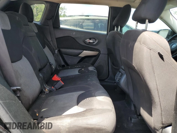 2018 Jeep Cherokee Latitude z VIN 1C4PJLCB9JD587366, wystawiony jako Copart lot #62137485 z przebiegiem 126 069 mil mil oraz Szkoda całkowita • Salvage title. Historia ofert i sprzedaży dostępna na DreamBid. Obrazek 11.