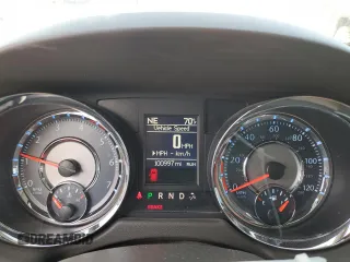 2015 Chrysler Town & Country Touring with VIN 2C4RC1BG2FR562625, listed as a Copart auction lot 49127615 with 100,997 mi miles and Salvage Title. Bid and sale history available at carsss.com. Image 9.