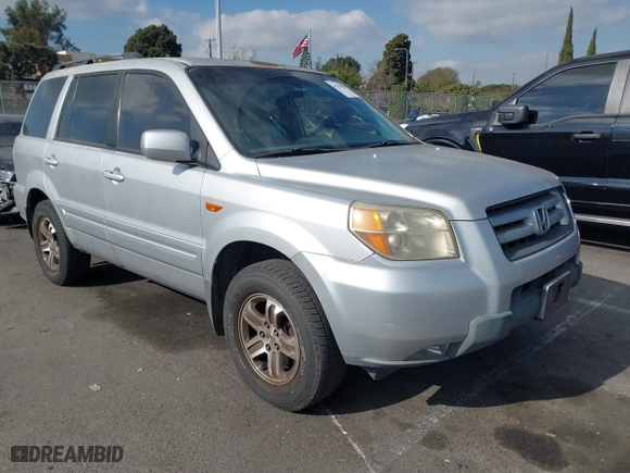 2008 Honda Pilot EX-L with VIN 5FNYF28558B012817, listed as a IAAI auction lot 41353216 with 233,854 mi miles. Bid and sale history available at carsss.com. Image 1.