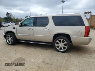 2008 Cadillac Escalade ESV z VIN 1GYFK668X8R195644, wystawiony jako Copart lot #51516375 z przebiegiem 212 510 mil mil oraz Szkoda całkowita • Salvage title. Historia ofert i sprzedaży dostępna na DreamBid. Obrazek 2.