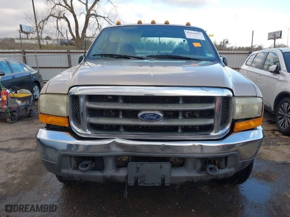 1999 Ford Super Duty F-250 XL with VIN 1FTNX20FXXEB77573, listed as a IAAI auction lot 41816997 with 387,625 mi miles. Bid and sale history available at carsss.com. Image 12.