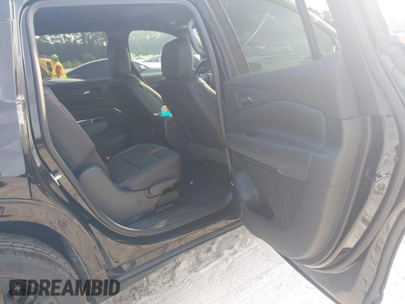 2025 Chevrolet Traverse z VIN 1GNERLRS6SJ211094, wystawiony jako IAAI lot #42554836 z przebiegiem 380 mil mil oraz . Historia ofert i sprzedaży dostępna na DreamBid. Obrazek 8.