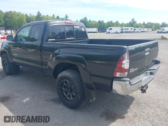2010 Toyota Tacoma z VIN 5TEUU4EN4AZ743120, wystawiony jako IAAI lot #42342340 z przebiegiem 121 546 mil mil oraz . Historia ofert i sprzedaży dostępna na DreamBid. Obrazek 3.