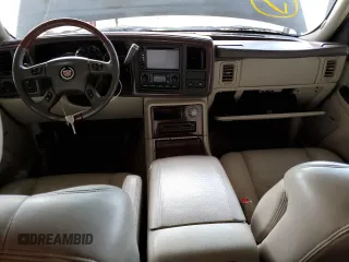 2005 Cadillac Escalade ESV z VIN 3GYFK66N55G118200, wystawiony jako Copart lot #59018515 z przebiegiem 200 801 mil mil oraz Szkoda całkowita • Salvage title. Historia ofert i sprzedaży dostępna na DreamBid. Obrazek 8.