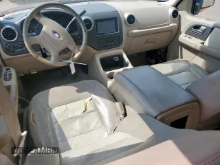 2004 Ford Expedition Eddie Bauer z VIN 1FMRU17W94LB81000, wystawiony jako Copart lot #59960125 z przebiegiem 255 125 mil mil oraz Szkoda całkowita • Salvage title. Historia ofert i sprzedaży dostępna na DreamBid. Obrazek 8.