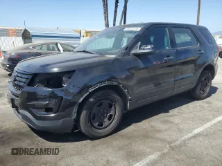 2017 Ford Police Interceptor Utility z VIN 1FM5K8AR4HGC34913, wystawiony jako Copart lot #58042205 z przebiegiem 73 298 mil mil oraz Szkody całkowita. Historia ofert i sprzedaży dostępna na DreamBid. Obrazek 1.