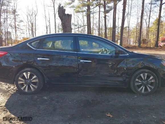 2019 Nissan Sentra S with VIN 3N1AB7AP7KY304683, listed as a IAAI auction lot 41052620 with 151,076 mi miles. Bid and sale history available at carsss.com. Image 17.