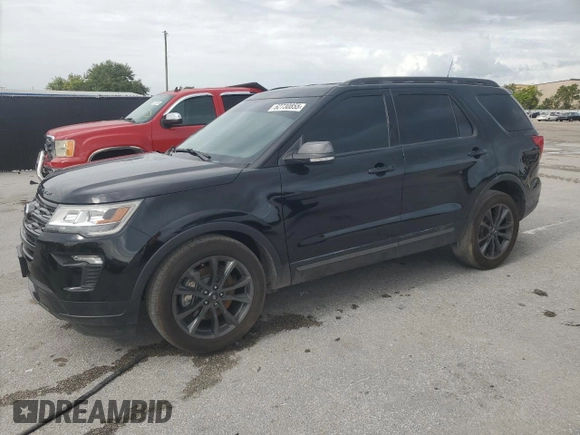 2018 Ford Explorer XLT z VIN 1FM5K7D89JGC52102, wystawiony jako Copart lot #62730855 z przebiegiem 49 949 mil mil oraz Czysty tytuł • Clean title. Historia ofert i sprzedaży dostępna na DreamBid. Obrazek 1.