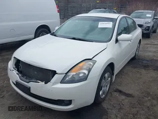 2008 Nissan Altima 2.5 SL with VIN 1N4AL21E28N551231, listed as a IAAI auction lot 42034911 with 139,853 mi miles. Bid and sale history available at carsss.com. Image 2.