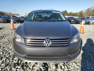 2013 Volkswagen Passat SE with VIN 1VWBH7A39DC080922, listed as a Copart auction lot 48491425 with 121,980 mi miles and Salvage title. Bid and sale history available at DreamBid. Image 5.