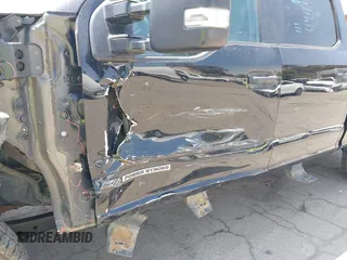 2020 Ford F-250 XL z VIN 1FT7W2BTXLEE69524, wystawiony jako IAAI lot #42155494 z przebiegiem 123 115 mil mil oraz . Historia ofert i sprzedaży dostępna na DreamBid. Obrazek 17.