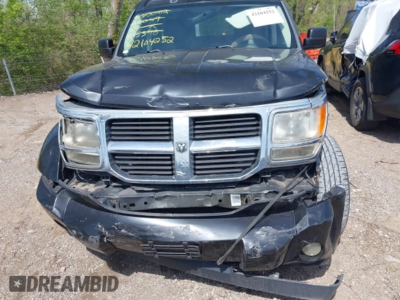 2009 Dodge Nitro SE z VIN 1D8GT28K69W505396, wystawiony jako IAAI lot #42104252 z przebiegiem 144 026 mil mil oraz . Historia ofert i sprzedaży dostępna na DreamBid. Obrazek 6.