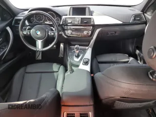 2018 BMW 3 Series 340i z VIN WBA8B3G53JNV00977, wystawiony jako Copart lot #53923065 z przebiegiem Nie podano mil oraz Tytuł czysty. Historia ofert i sprzedaży dostępna na DreamBid. Obrazek 8.