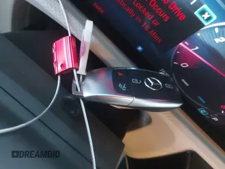 2025 Mercedes-Benz CLA 250 z VIN W1K5J4GB4SN481027, wystawiony jako IAAI lot #40772342 z przebiegiem 533 mil mil oraz . Historia ofert i sprzedaży dostępna na DreamBid. Obrazek 11.