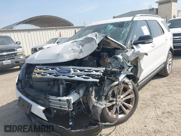 2018 Ford Explorer XLT z VIN 1FM5K7D80JGC69581, wystawiony jako IAAI lot #42310703 z przebiegiem 41 350 mil mil oraz . Historia ofert i sprzedaży dostępna na DreamBid. Obrazek 6.
