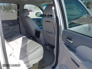2013 Chevrolet Suburban LT with VIN 1GNSKJE71DR213143, listed as a IAAI auction lot 41585336 with 103,635 mi miles. Bid and sale history available at carsss.com. Image 8.