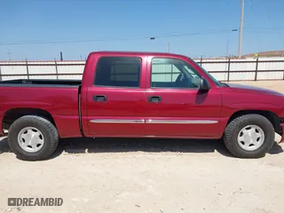 2004 GMC Sierra 1500 Crew Cab SLT with VIN 2GTEC13T841320704, listed as a IAAI auction lot 42015057 with 290,751 mi miles. Bid and sale history available at carsss.com. Image 13.