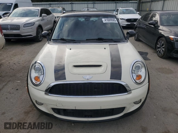 2007 MINI Hardtop S with VIN WMWMF735X7TL83242, listed as a Copart auction lot 41609565 with 83,320 mi miles and Salvage Title. Bid and sale history available at DreamBid. Image 5.