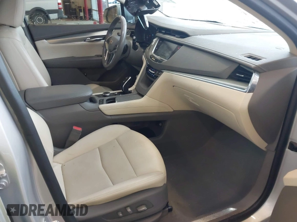 2020 Cadillac XT5 Premium Luxury FWD with VIN 1GYKNCRS5LZ172325, listed as a IAAI auction lot 41275366 with 102,796 mi miles. Bid and sale history available at carsss.com. Image 5.