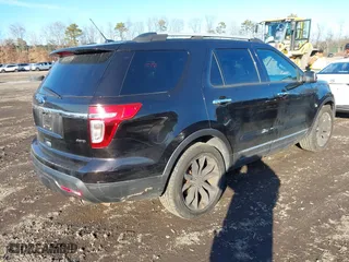 2013 Ford Explorer Limited with VIN 1FM5K8F85DGB85957, listed as a IAAI auction lot 41530677 with 219,130 mi miles. Bid and sale history available at carsss.com. Image 4.
