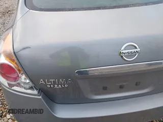 2009 Nissan Altima 2.5 S with VIN 1N4AL21E29N503228, listed as a IAAI auction lot 41631800 with 152,147 mi miles. Bid and sale history available at carsss.com. Image 6.