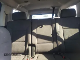 2019 Chevrolet Suburban LS z VIN 1GNSCGKCXKR156097, wystawiony jako Copart lot #64475154 z przebiegiem 101 739 mil mil oraz Nie do naprawy • Non repairable. Historia ofert i sprzedaży dostępna na DreamBid. Obrazek 10.