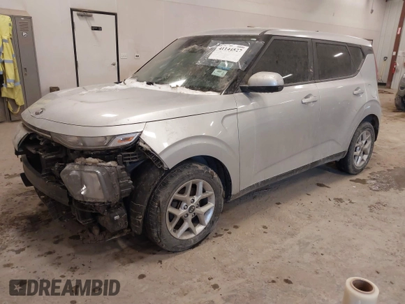 2020 Kia Soul LX with VIN KNDJ23AU1L7732263, listed as a IAAI auction lot 41144527 with 34,856 mi miles. Bid and sale history available at carsss.com. Image 17.