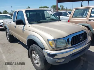 2002 Toyota Tacoma PreRunner z VIN 5TESN92N02Z128670, wystawiony jako IAAI lot #42561377 z przebiegiem 233 415 mil mil oraz . Historia ofert i sprzedaży dostępna na DreamBid. Obrazek 1.