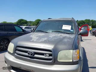 2004 Toyota Sequoia SR5 with VIN 5TDZT34A64S232608, listed as a IAAI auction lot 42032369 with 236,863 mi miles. Bid and sale history available at carsss.com. Image 6.