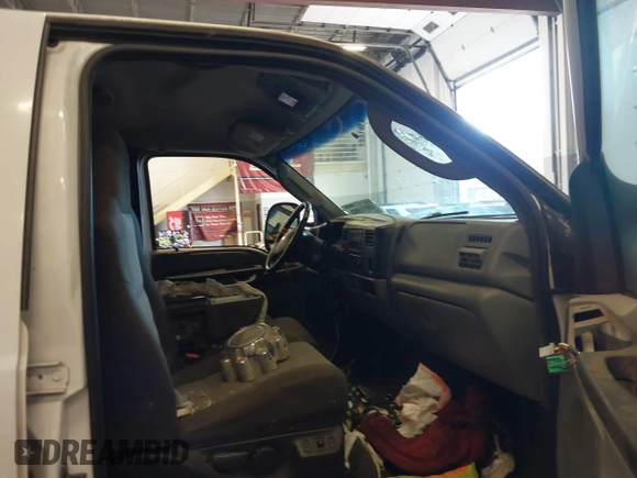 2003 Ford Super Duty F-250 XL with VIN 1FTNW21F43EA04885, listed as a IAAI auction lot 42073892 with 1 mi miles. Bid and sale history available at carsss.com. Image 5.