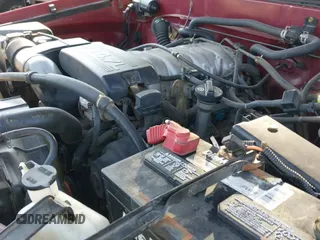 2000 Toyota Tundra SR5 with VIN 5TBRT3418YS009727, listed as a IAAI auction lot 43249292 with 159,677 mi miles and . Bid and sale history available at DreamBid. Image 19.
