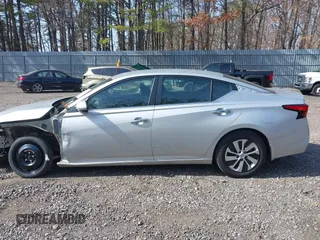 2022 Nissan Altima 2.5 S with VIN 1N4BL4BV6NN359790, listed as a IAAI auction lot 41776342 with 61,513 mi miles. Bid and sale history available at carsss.com. Image 14.