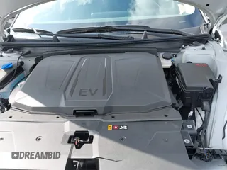 2025 Hyundai Ioniq 5 z VIN 7YAKM4DA8SY002745, wystawiony jako IAAI lot #42135641 z przebiegiem 686 mil mil oraz . Historia ofert i sprzedaży dostępna na DreamBid. Obrazek 10.