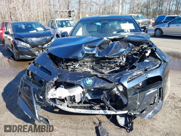 2024 BMW 7 Series with VIN WBA43EH0XRCP19582, listed as a IAAI auction lot 41195408 with Not provided miles and . Bid and sale history available at DreamBid. Image 12.
