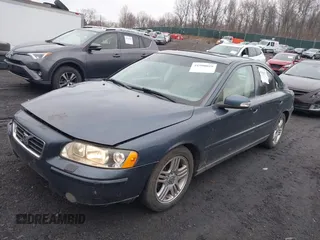 2007 Volvo S60 2.5L Turbo with VIN YV1RS592872640341, listed as a IAAI auction lot 41990029 with 117,957 mi miles. Bid and sale history available at carsss.com. Image 2.
