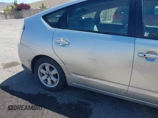 2004 Toyota Prius with VIN JTDKB20U040084439, listed as a IAAI auction lot 42180219 with Not Provided miles and . Bid and sale history available at DreamBid. Image 6.