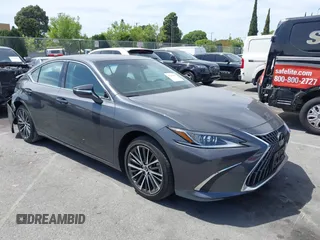 2022 Lexus ES 350 z VIN 58ADZ1B1XNU121500, wystawiony jako IAAI lot #42238205 z przebiegiem 20 330 mil mil oraz . Historia ofert i sprzedaży dostępna na DreamBid. Obrazek 1.